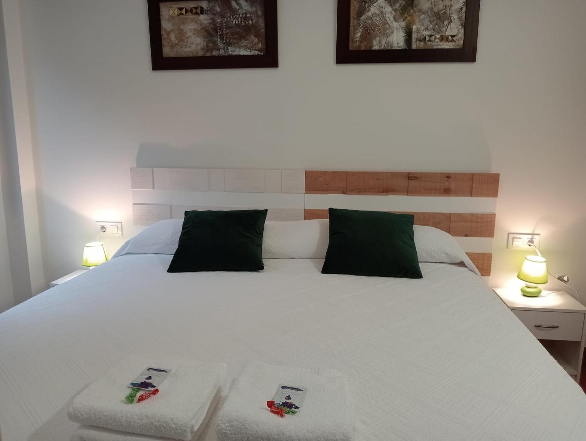 Apartamentos La Piedra En Pleno Centro Historico Con Dos Dormitorios Y Dos Banos นาเฮรา ภายนอก รูปภาพ