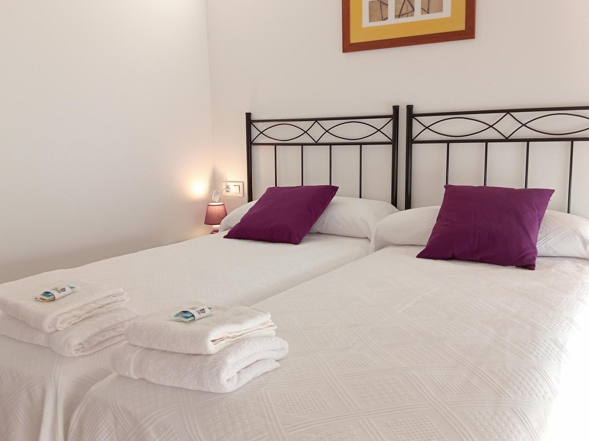 Apartamentos La Piedra En Pleno Centro Historico Con Dos Dormitorios Y Dos Banos นาเฮรา ภายนอก รูปภาพ