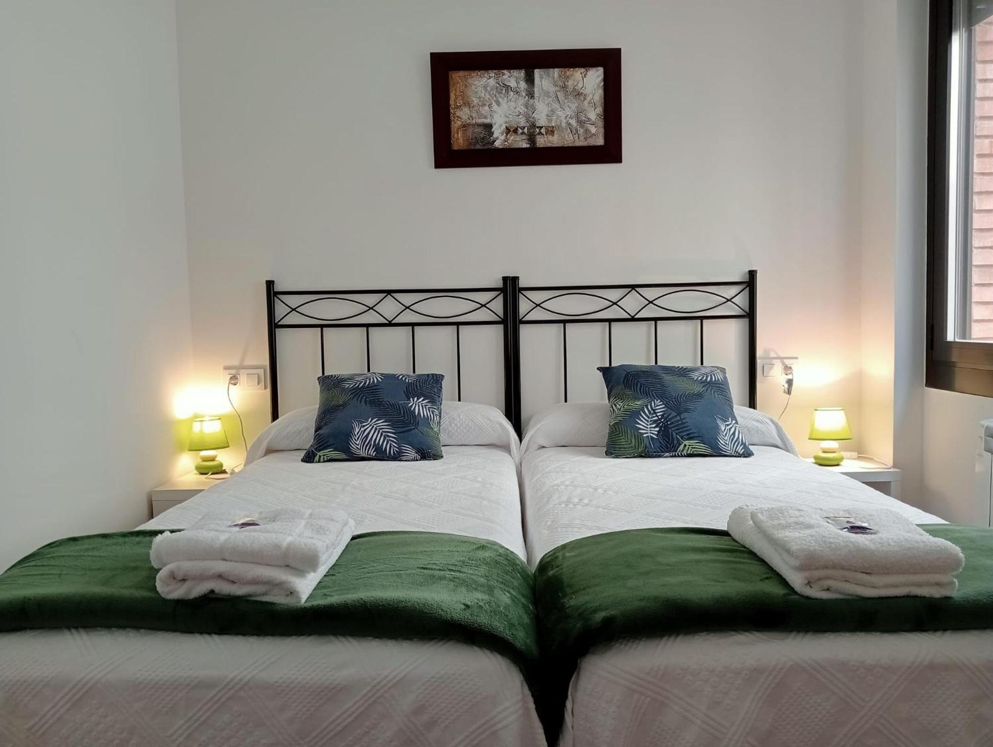 Apartamentos La Piedra En Pleno Centro Historico Con Dos Dormitorios Y Dos Banos นาเฮรา ภายนอก รูปภาพ